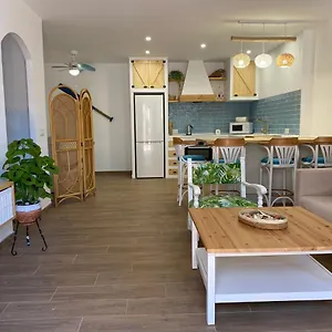 https://apartamento-la-carihuela-torremolinos-29620.es-andalucia.com