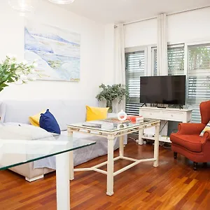 https://charming-apartment-with-pool-and-garage.es-andalucia.com