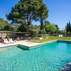  Country house Oliver Moragues Grandhouse & Vineyard